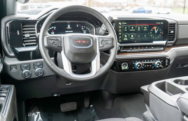 Used 2024 GMC Sierra 1500 Elevation image 13