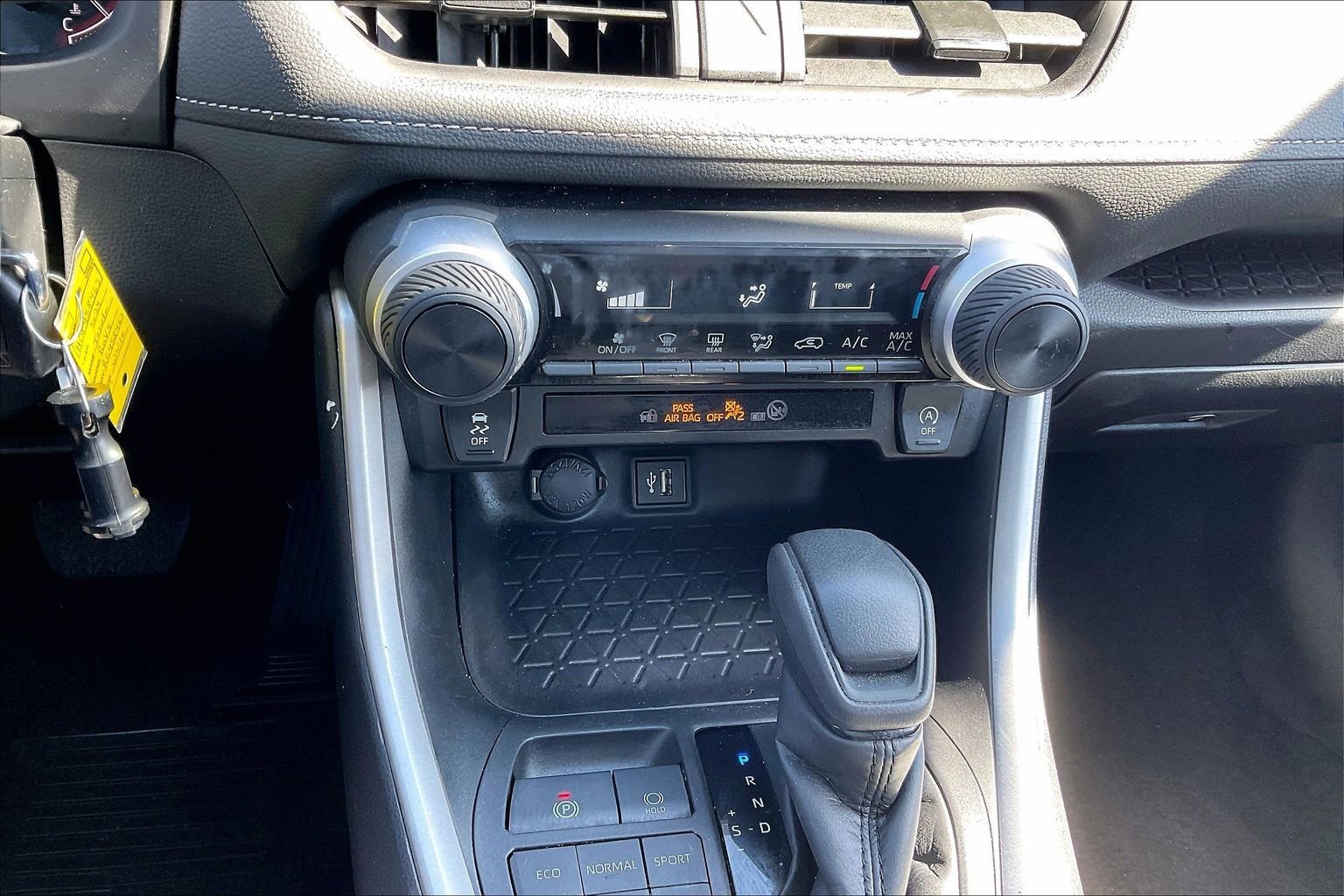 Used 2024 Toyota RAV4 LE image 15