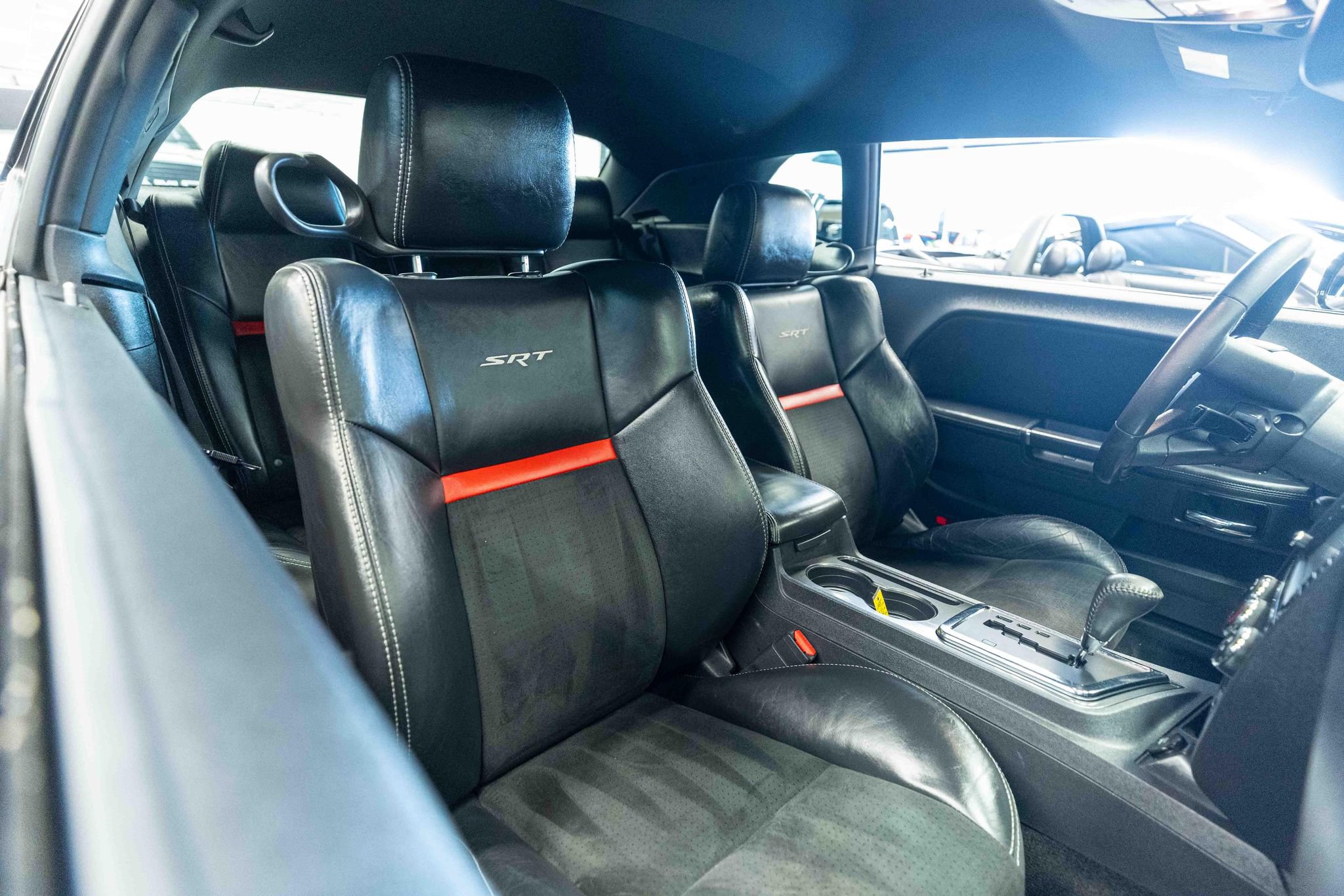 Used 2010 Dodge Challenger SRT8 RWD image 13