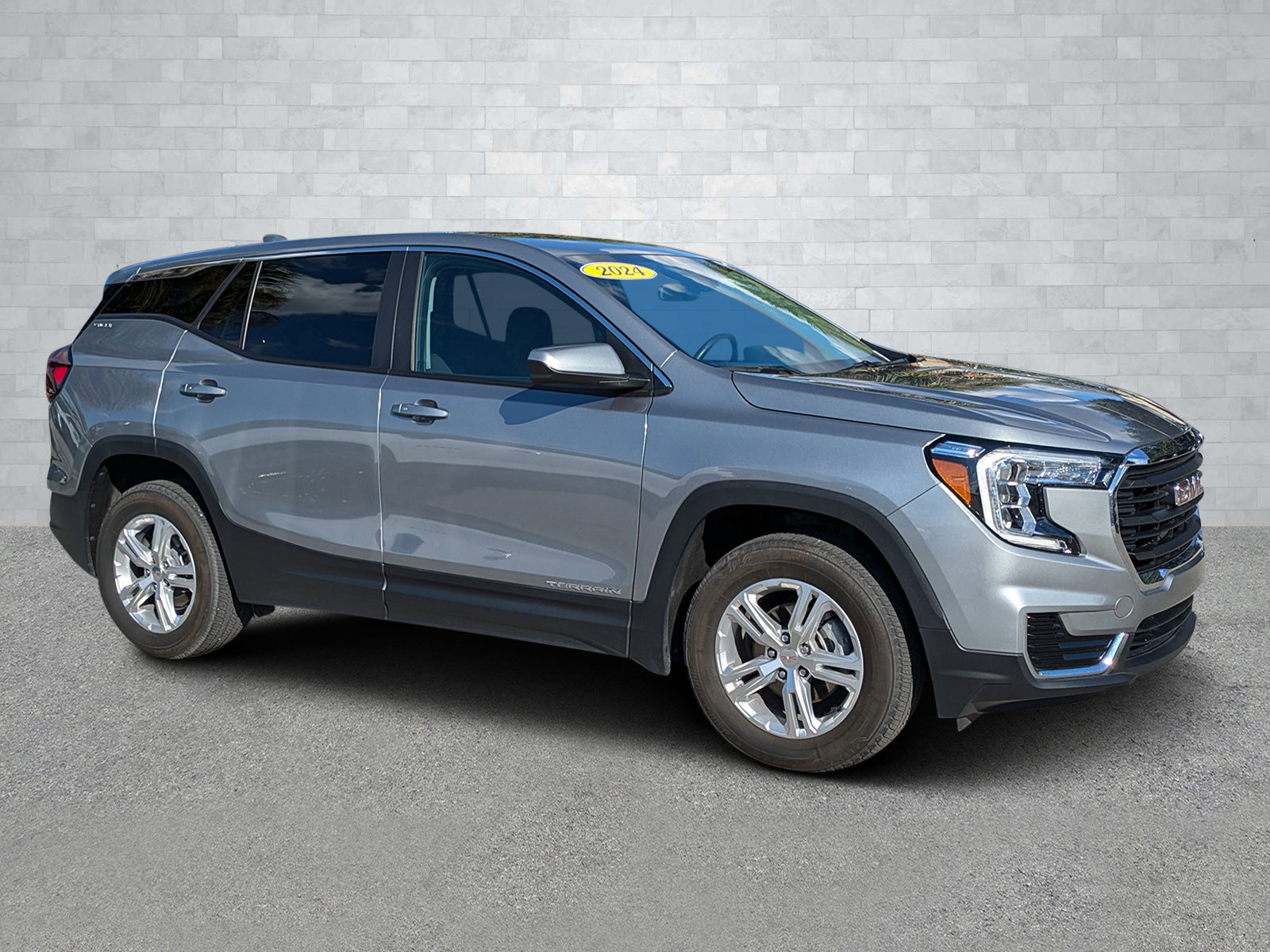 Used 2024 GMC Terrain SLE