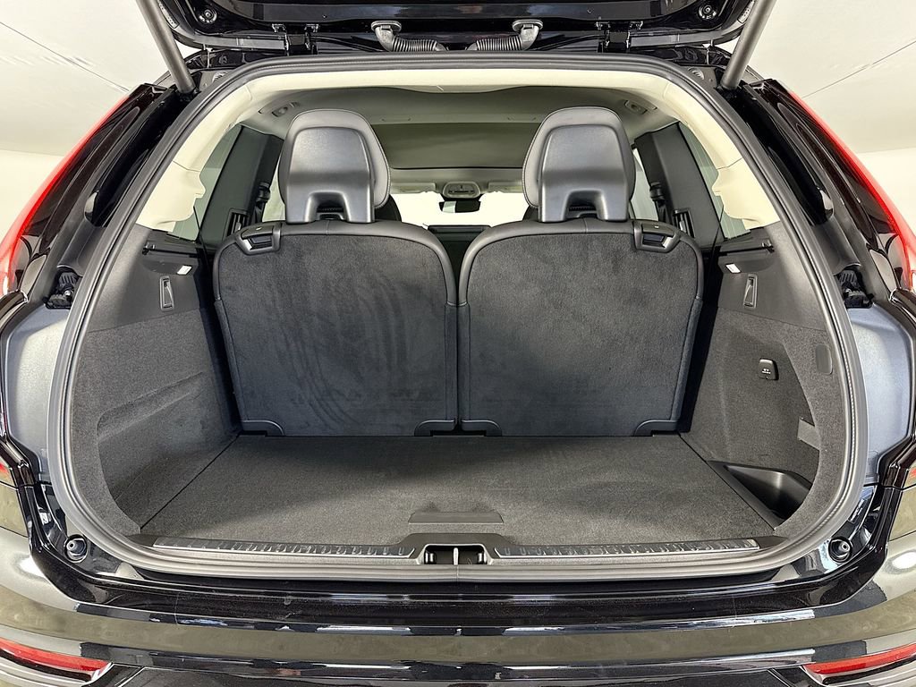 New 2026 Volvo XC90 B6 Ultra w/ Protection Package image 28