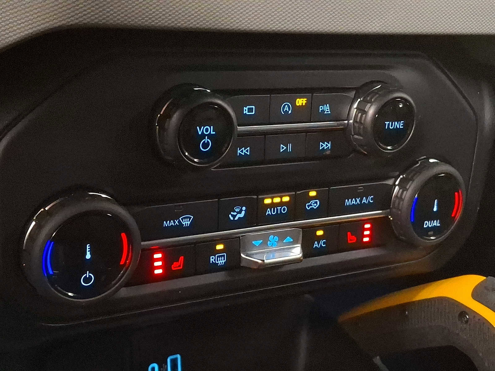 Used 2022 Ford Bronco Badlands image 15