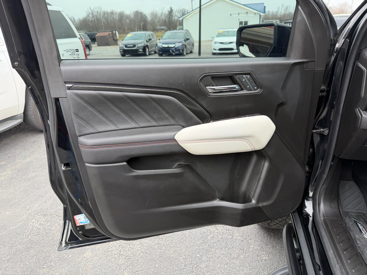 Used 2023 GMC Canyon AT4X image 12