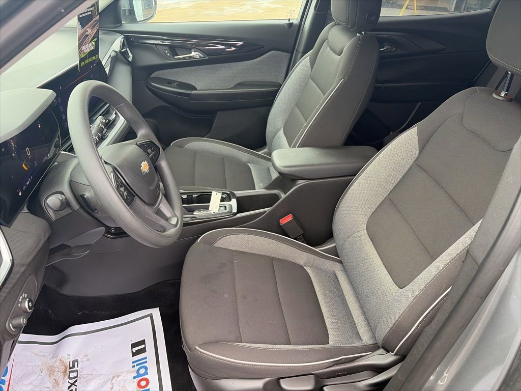 Used 2025 Chevrolet TrailBlazer LT image 11