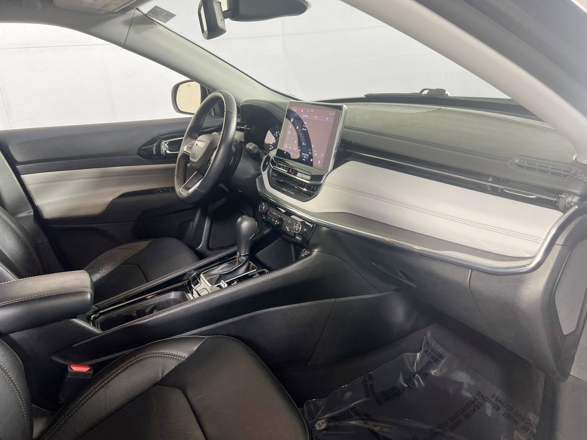 Used 2022 Jeep Compass Limited image 26