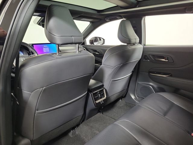 Used 2024 Toyota Crown AWD/4WD image 11