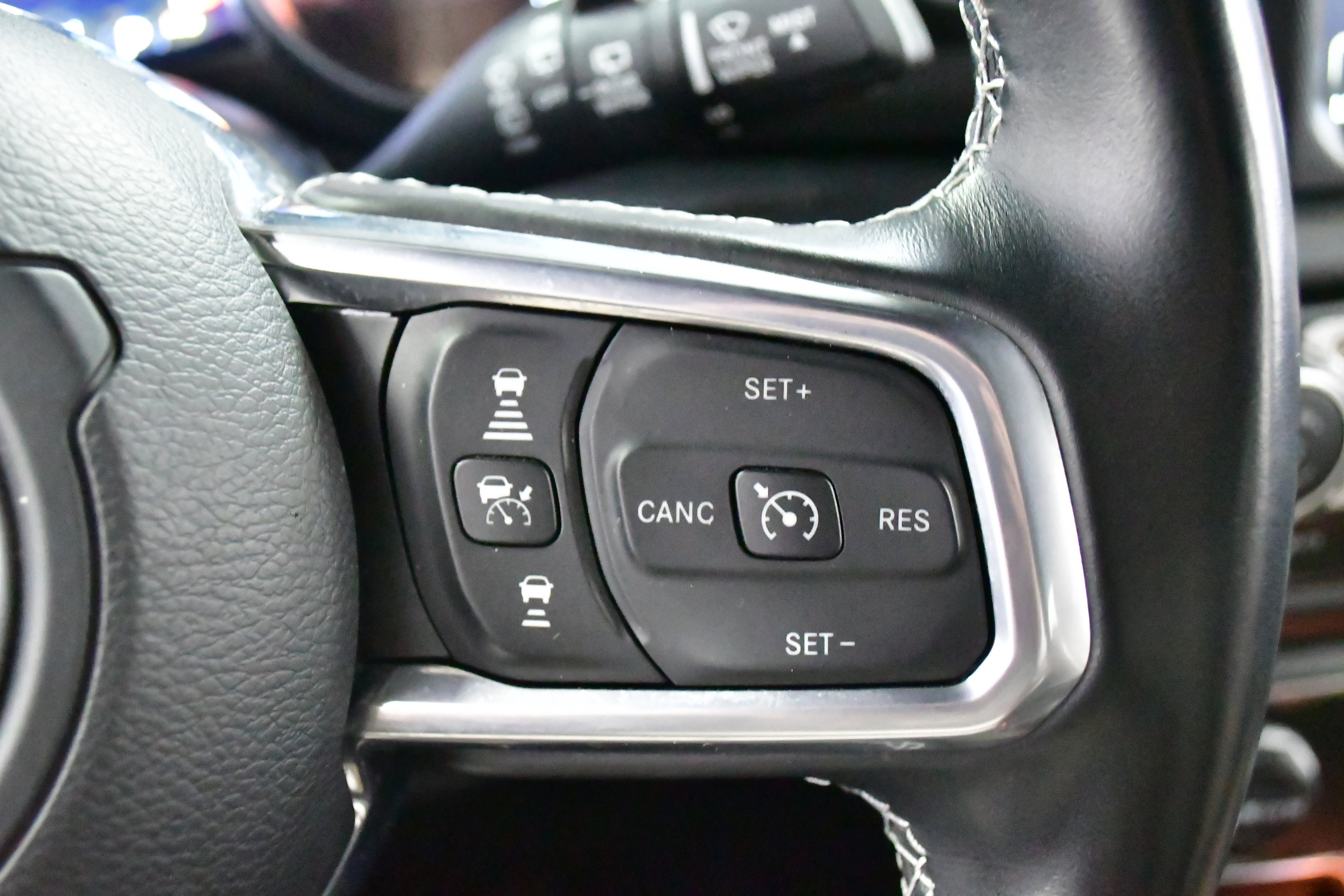 Used 2022 Jeep Wrangler Unlimited Sahara w/ Cold Weather Group image 40