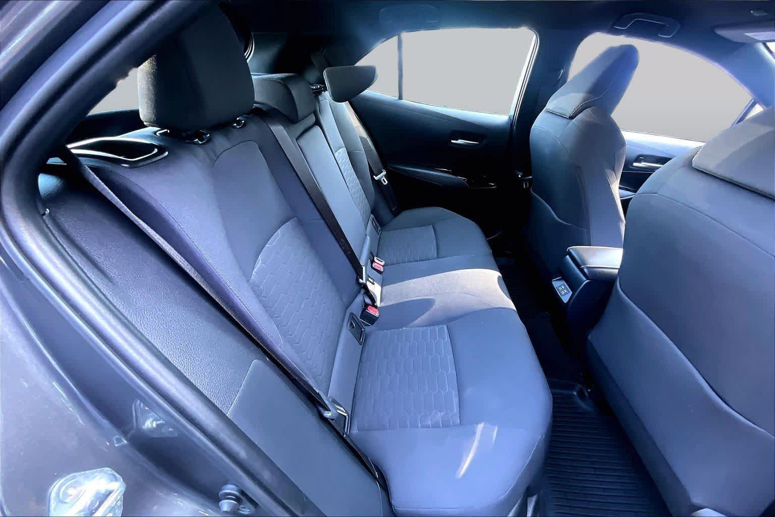 Used 2025 Toyota Corolla SE w/ SE Package FWD image 18