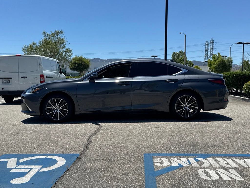 Used 2025 Lexus ES 350 w/ Premium Package FWD image 12