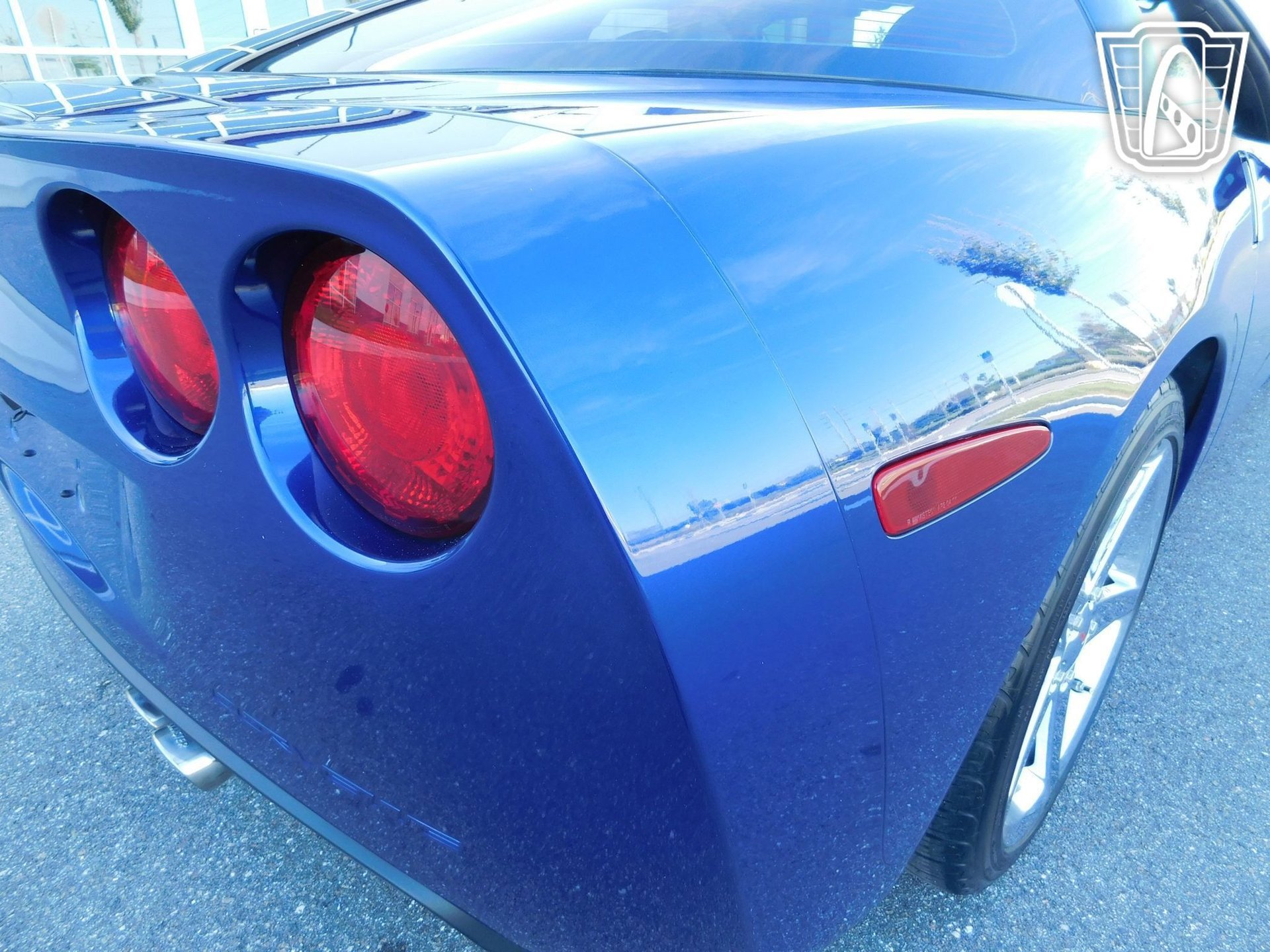 Used 2005 Chevrolet Corvette Coupe w/ Preferred Equipment Group RWD image 34