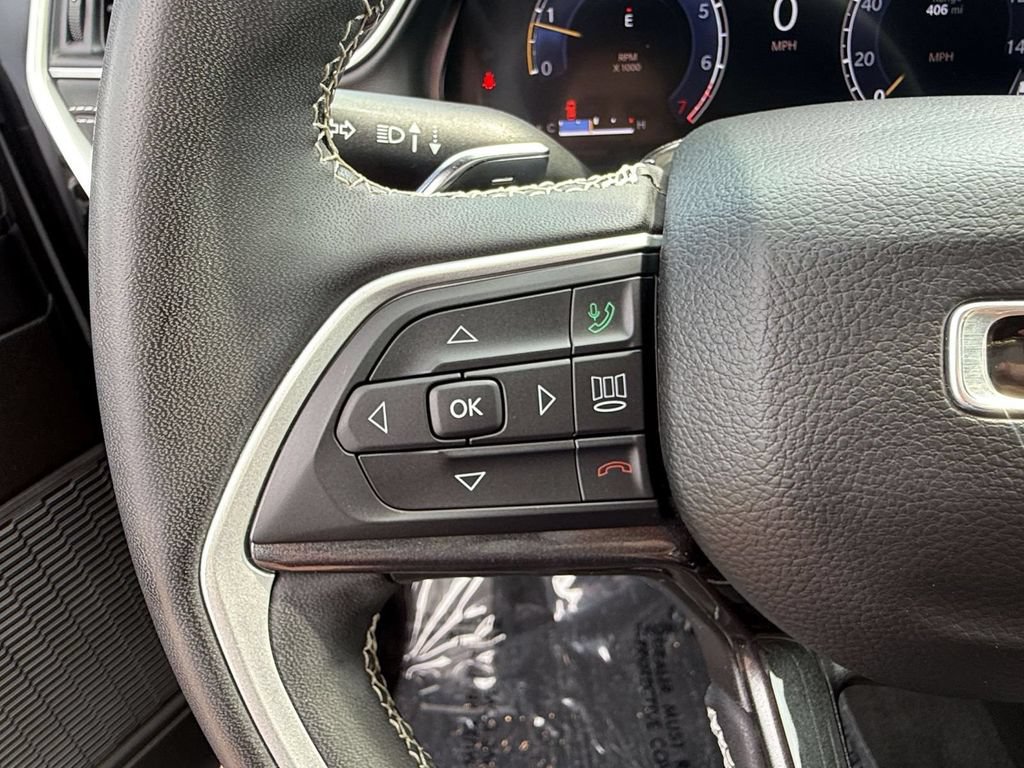 Used 2023 Jeep Grand Cherokee Altitude AWD/4WD image 20