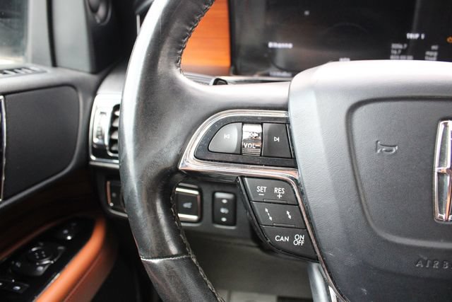 Used 2019 Lincoln Navigator L Reserve AWD/4WD image 11