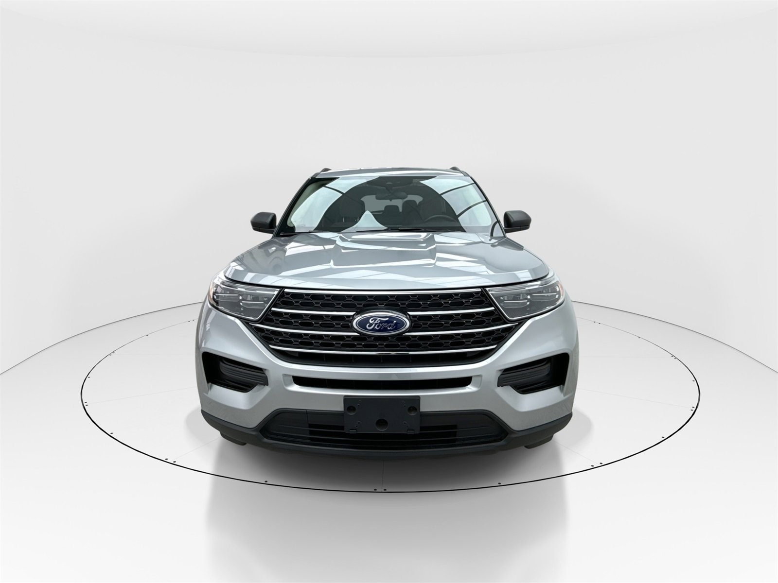 Used 2023 Ford Explorer XLT w/ Class IV Trailer Tow Package image 3