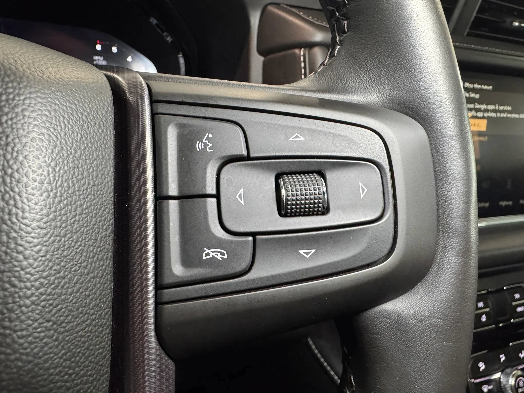 Used 2023 GMC Yukon Denali Ultimate AWD/4WD image 38