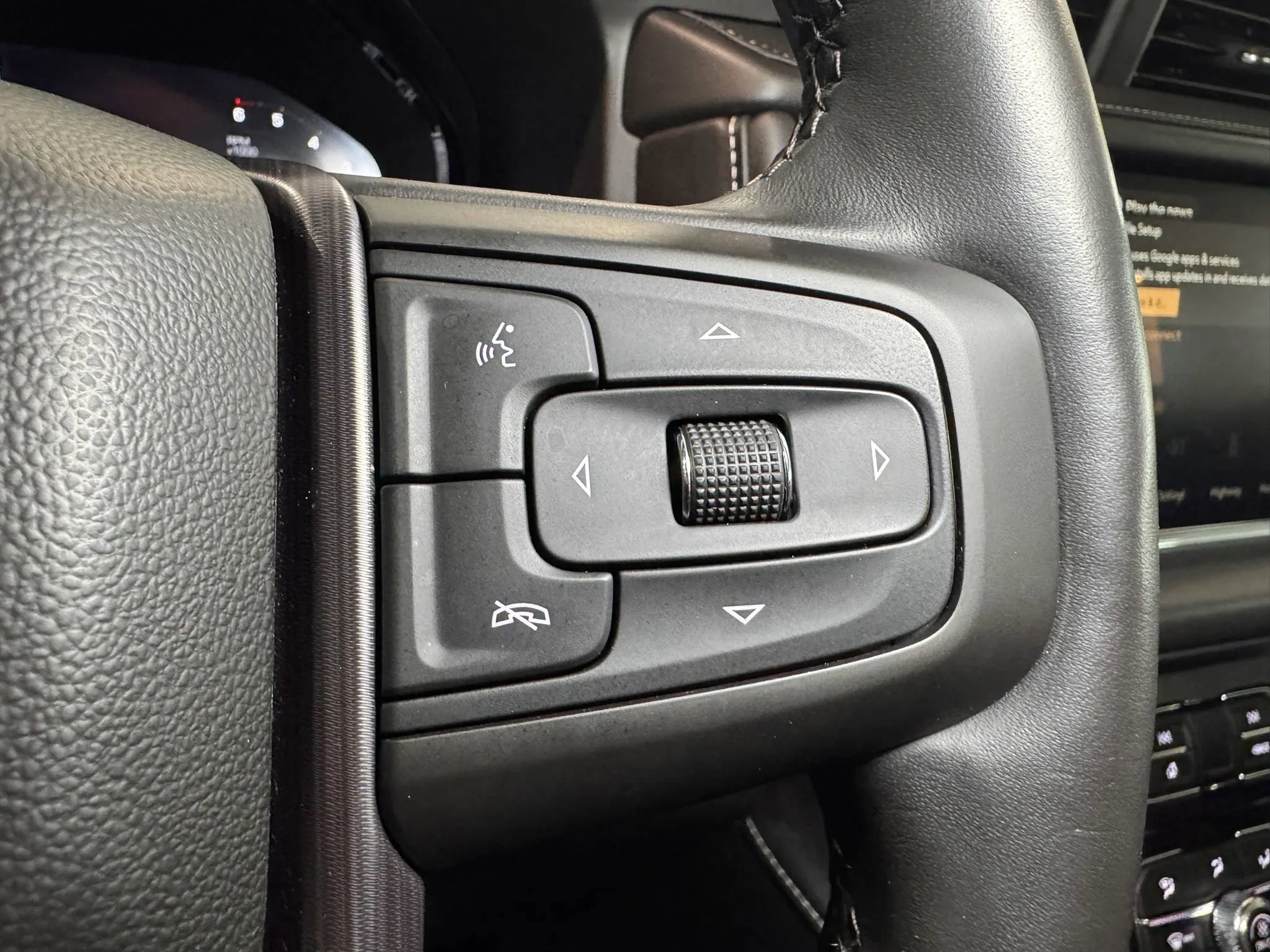 Used 2023 GMC Yukon Denali Ultimate AWD/4WD image 38