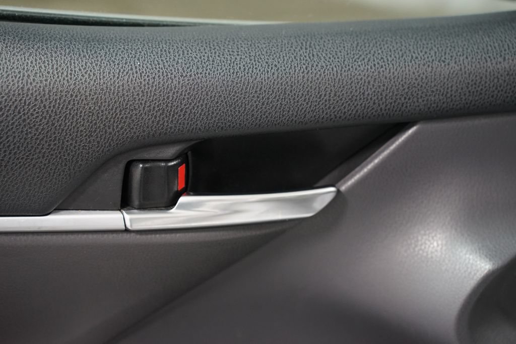 Used 2023 Toyota Camry SE FWD image 30