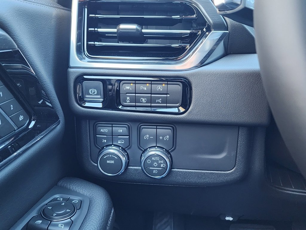 New 2026 GMC Yukon Denali image 17