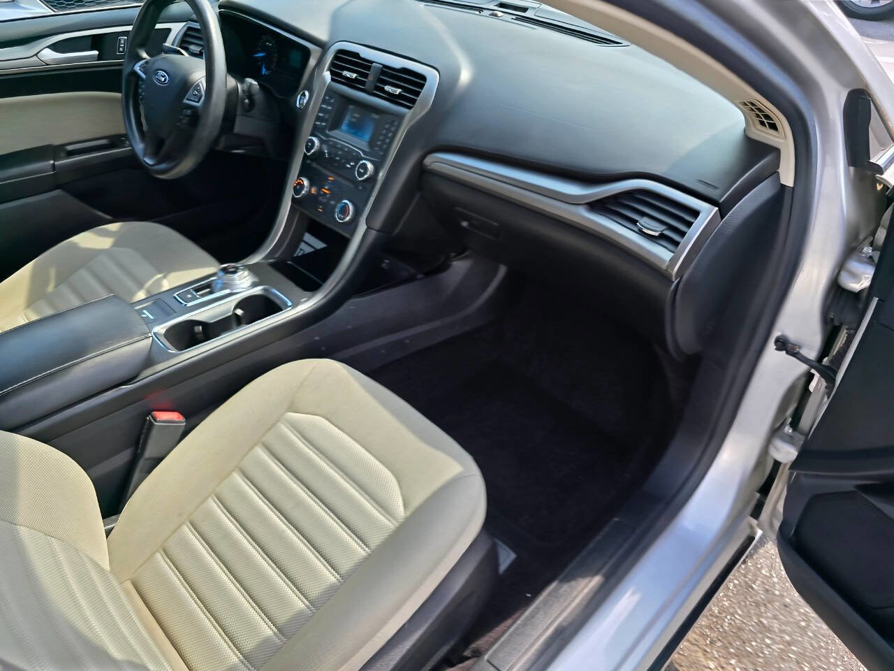 Used 2017 Ford Fusion S image 26