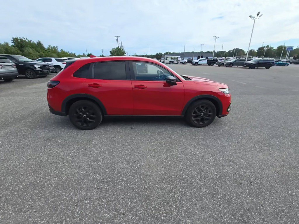 Used 2025 Honda HR-V Sport image 6