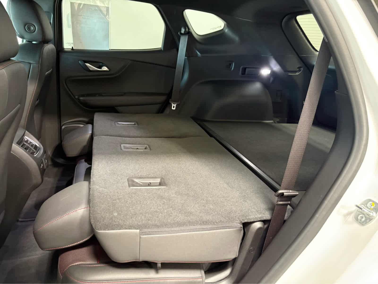 Certified 2025 Chevrolet Blazer RS w/ Driver Confidence II Package image 15