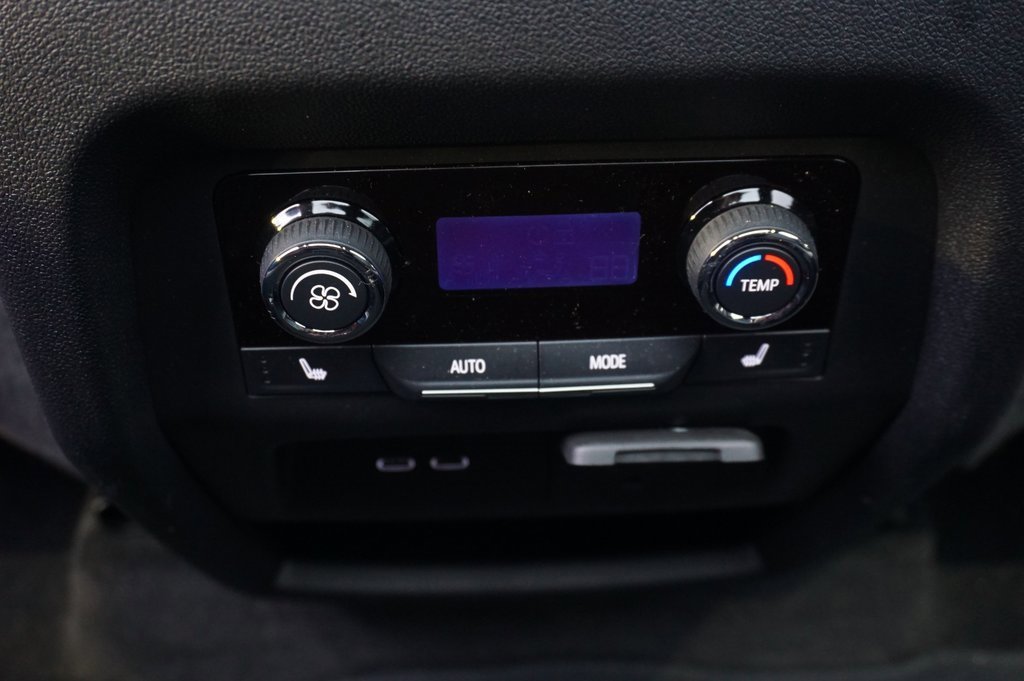 Certified 2025 Chevrolet Traverse High Country image 32