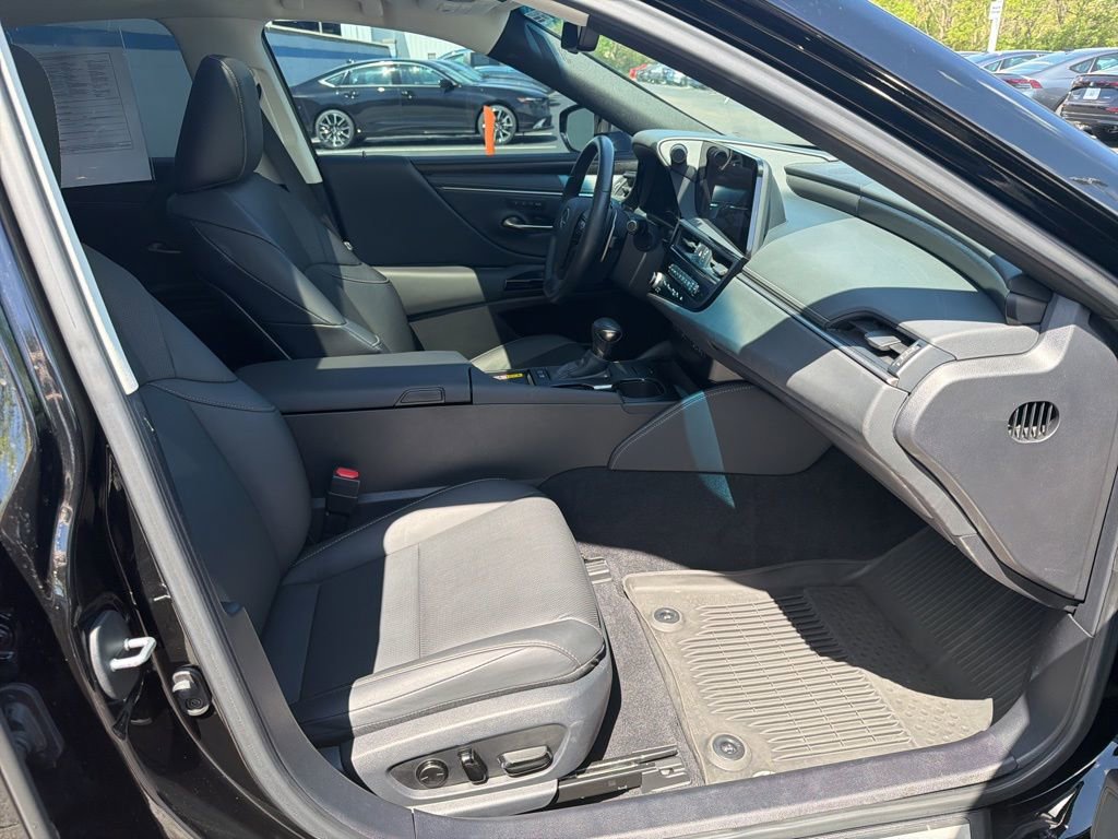Used 2025 Lexus ES 300h F Sport w/ Accessory Package (Z1) FWD image 24