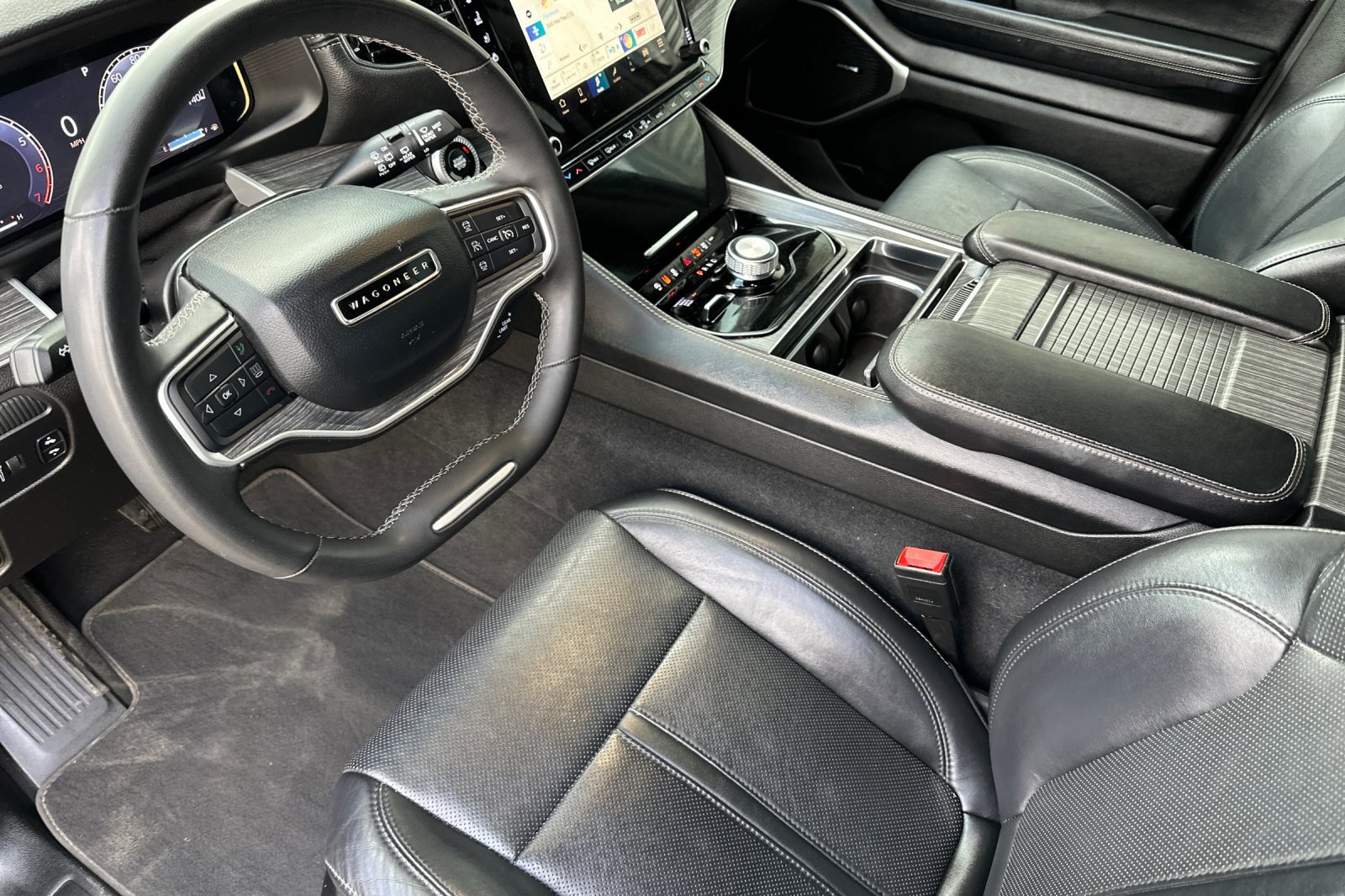 Used 2023 Jeep Wagoneer L Series II AWD/4WD image 11