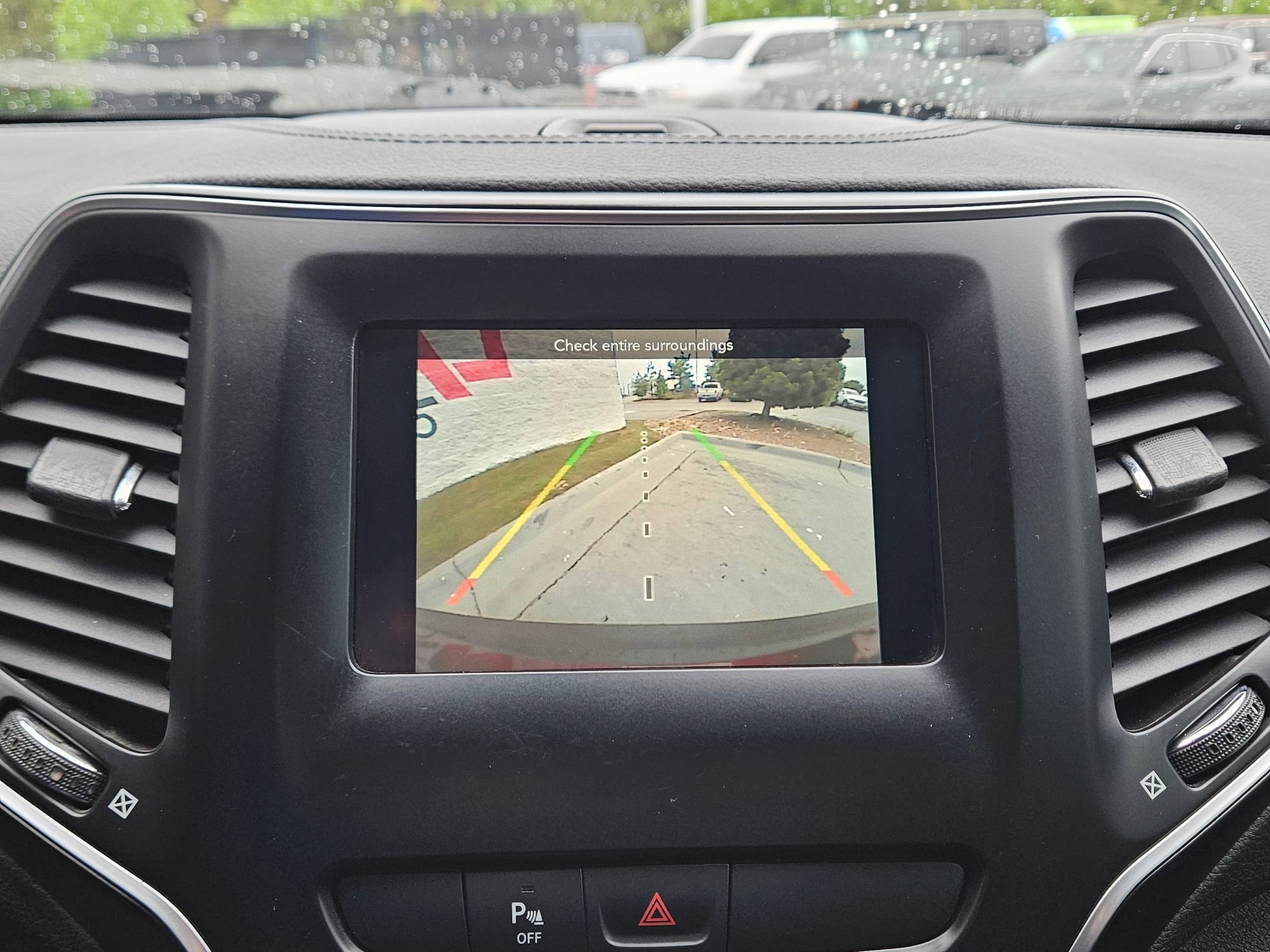 Used 2019 Jeep Cherokee Latitude Plus FWD image 33