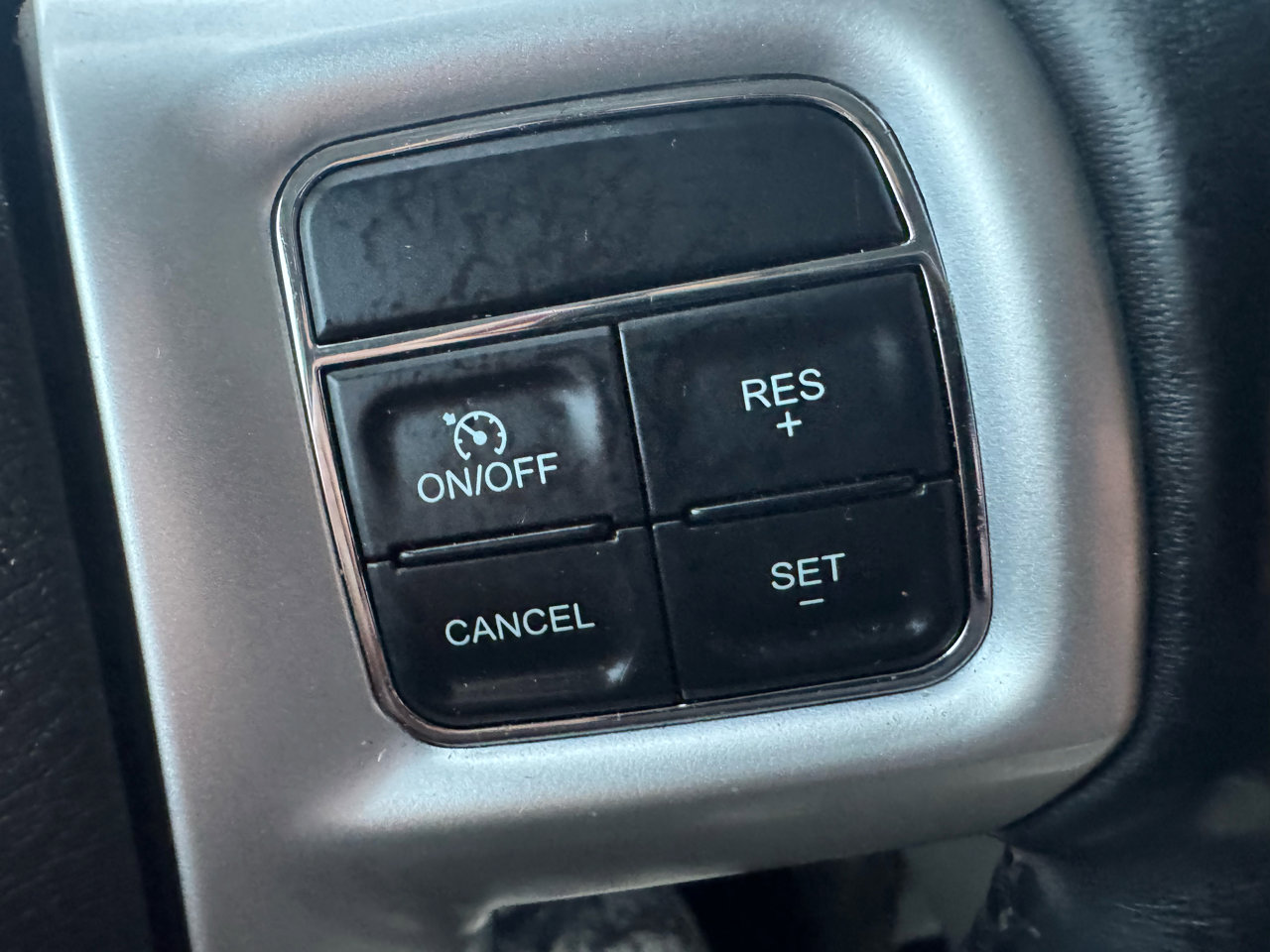 Used 2015 Chrysler Town & Country Touring w/ Driver Convenience Group image 17