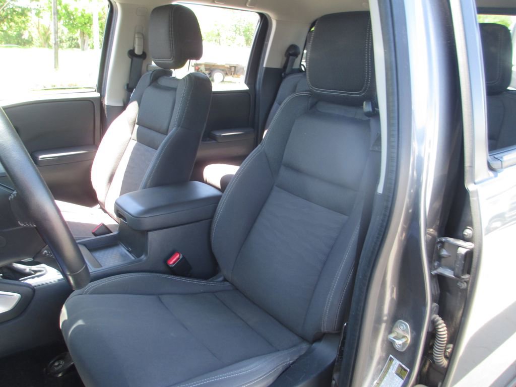 Used 2022 Nissan Frontier SV AWD/4WD image 18