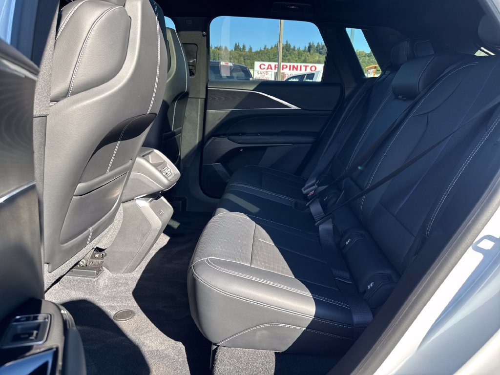 Used 2024 Cadillac Lyriq Luxury RWD image 27
