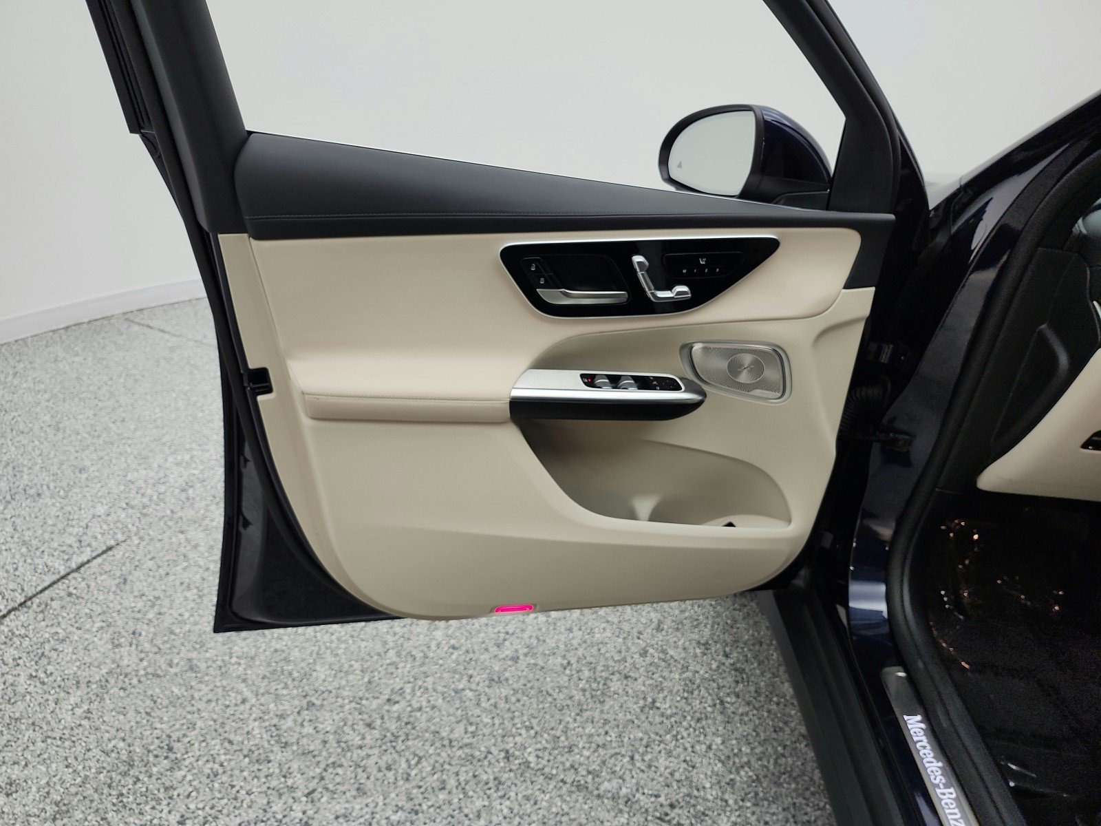 Used 2024 Mercedes-Benz GLC 300 4MATIC image 14