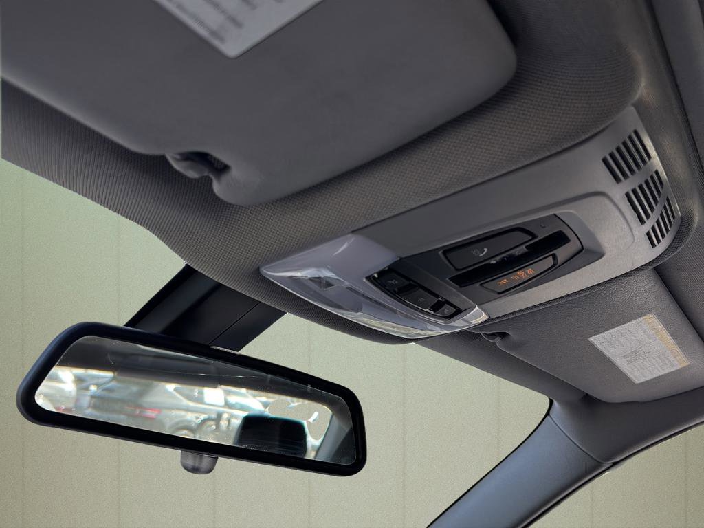 Used 2017 BMW 320i Sedan w/ Driver Assistance Package image 35