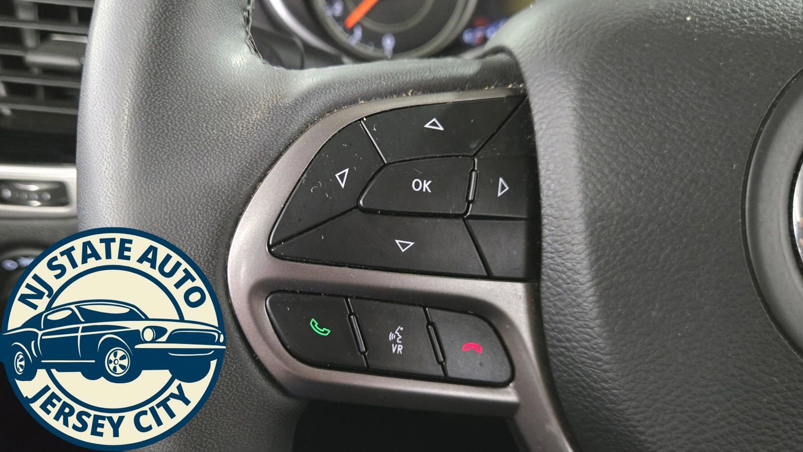 Used 2022 Jeep Cherokee Limited image 12