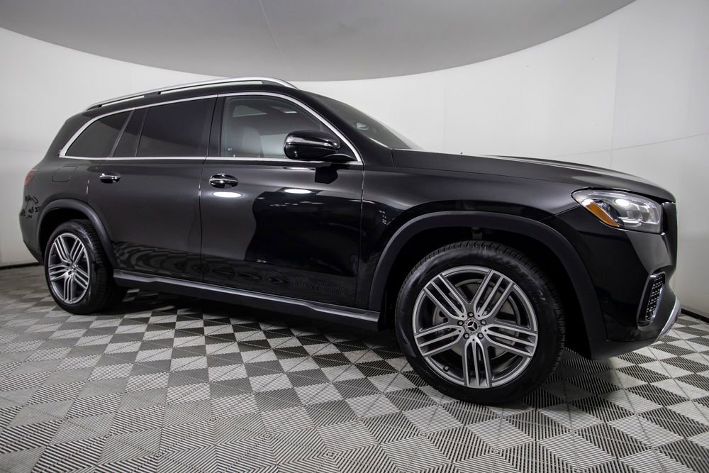 Used 2025 Mercedes-Benz GLS 450 4MATIC image 10