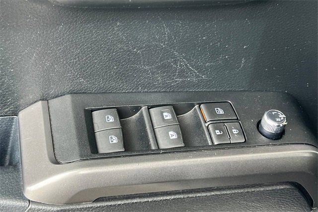 Used 2017 Toyota Tacoma TRD Sport image 12