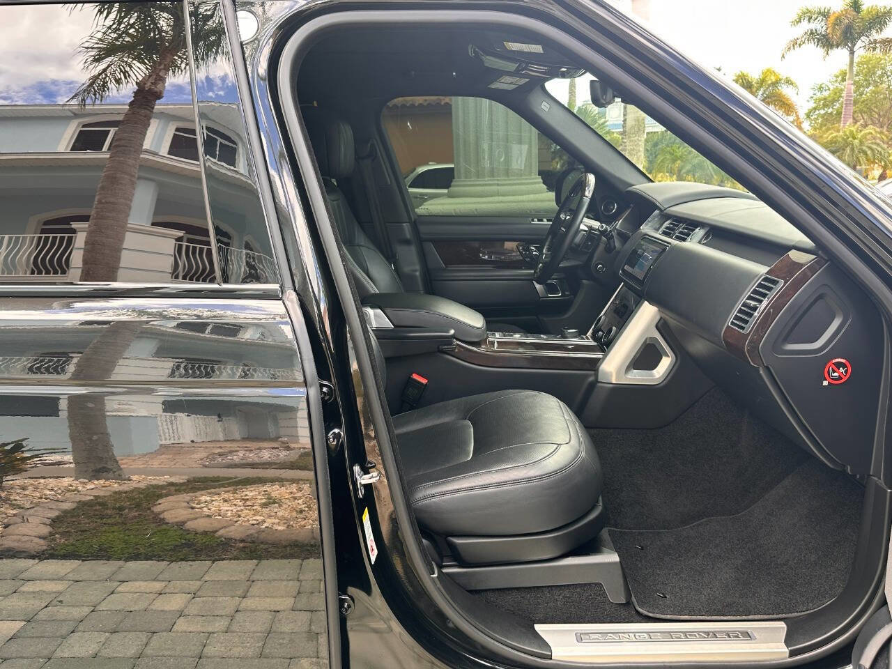 Used 2019 Land Rover Range Rover Long Wheelbase Supercharged image 23