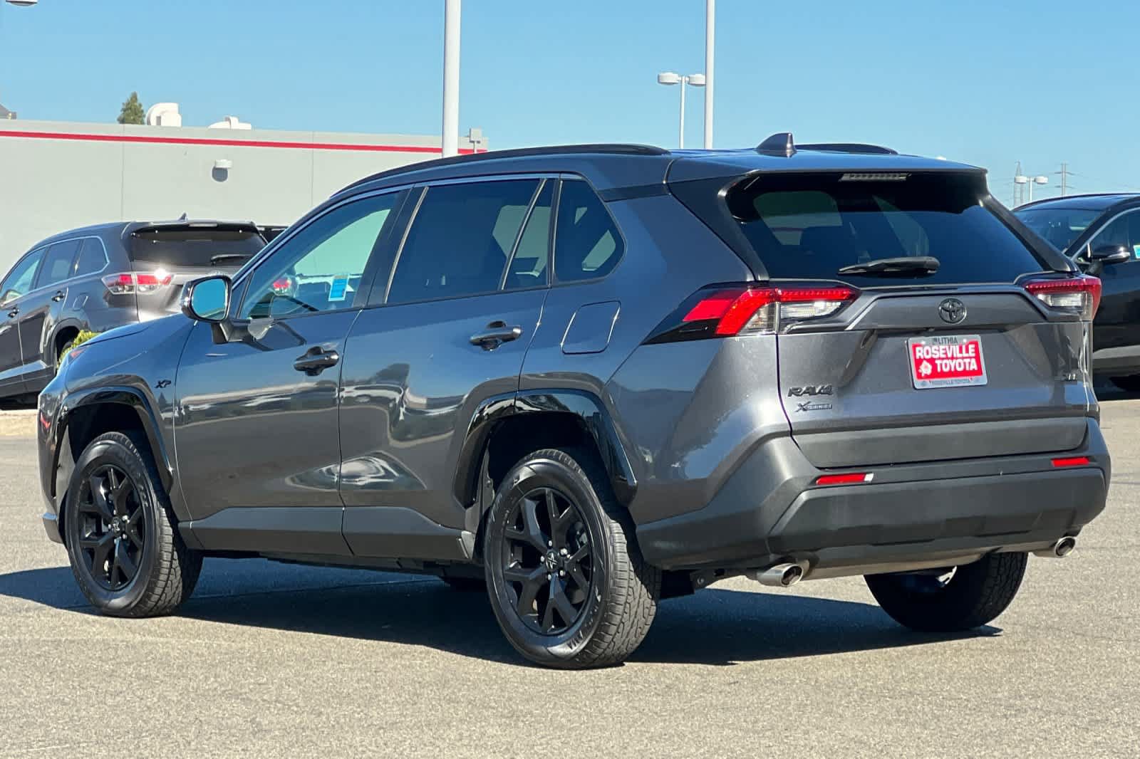 Used 2021 Toyota RAV4 XLE FWD image 7