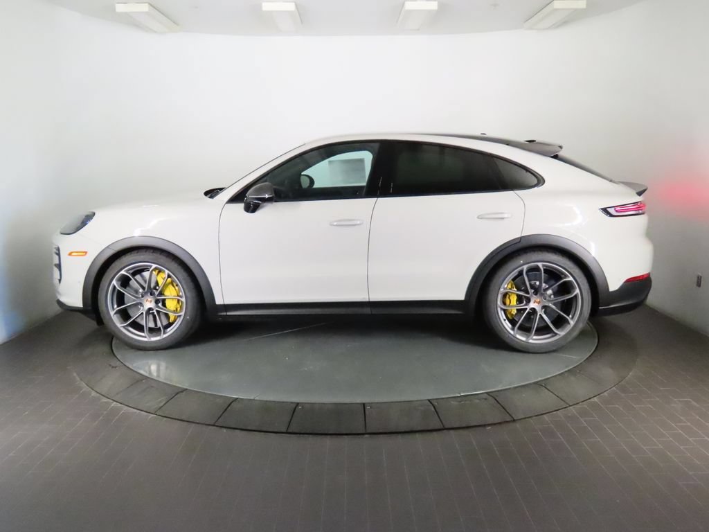 New 2026 Porsche Cayenne Turbo GT AWD/4WD image 2