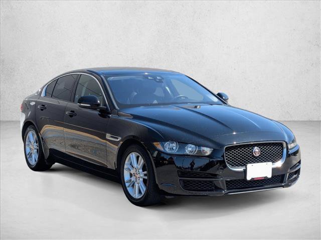Used 2018 Jaguar XE Premium RWD image 3
