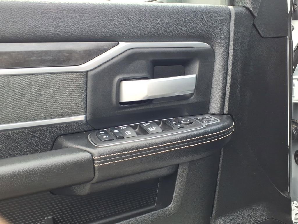 Used 2023 RAM 3500 Big Horn w/ Level 2 Equipment Group AWD/4WD image 4