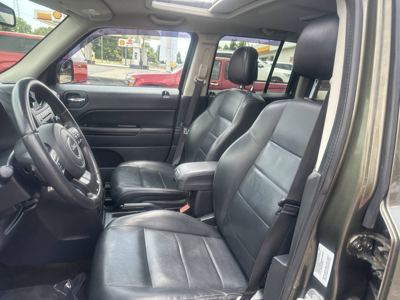 Used 2015 Jeep Patriot High Altitude FWD image 35