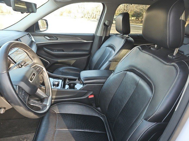 Used 2022 Jeep Grand Cherokee L Limited w/ Luxury Tech Group II image 19