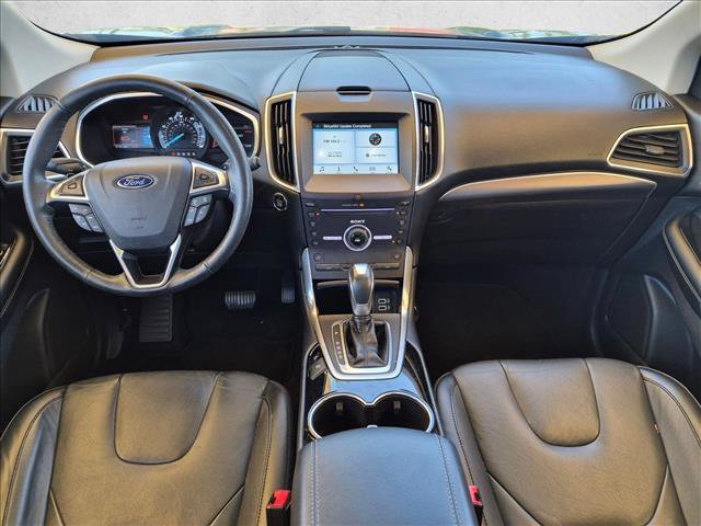 Used 2016 Ford Edge Titanium FWD image 17