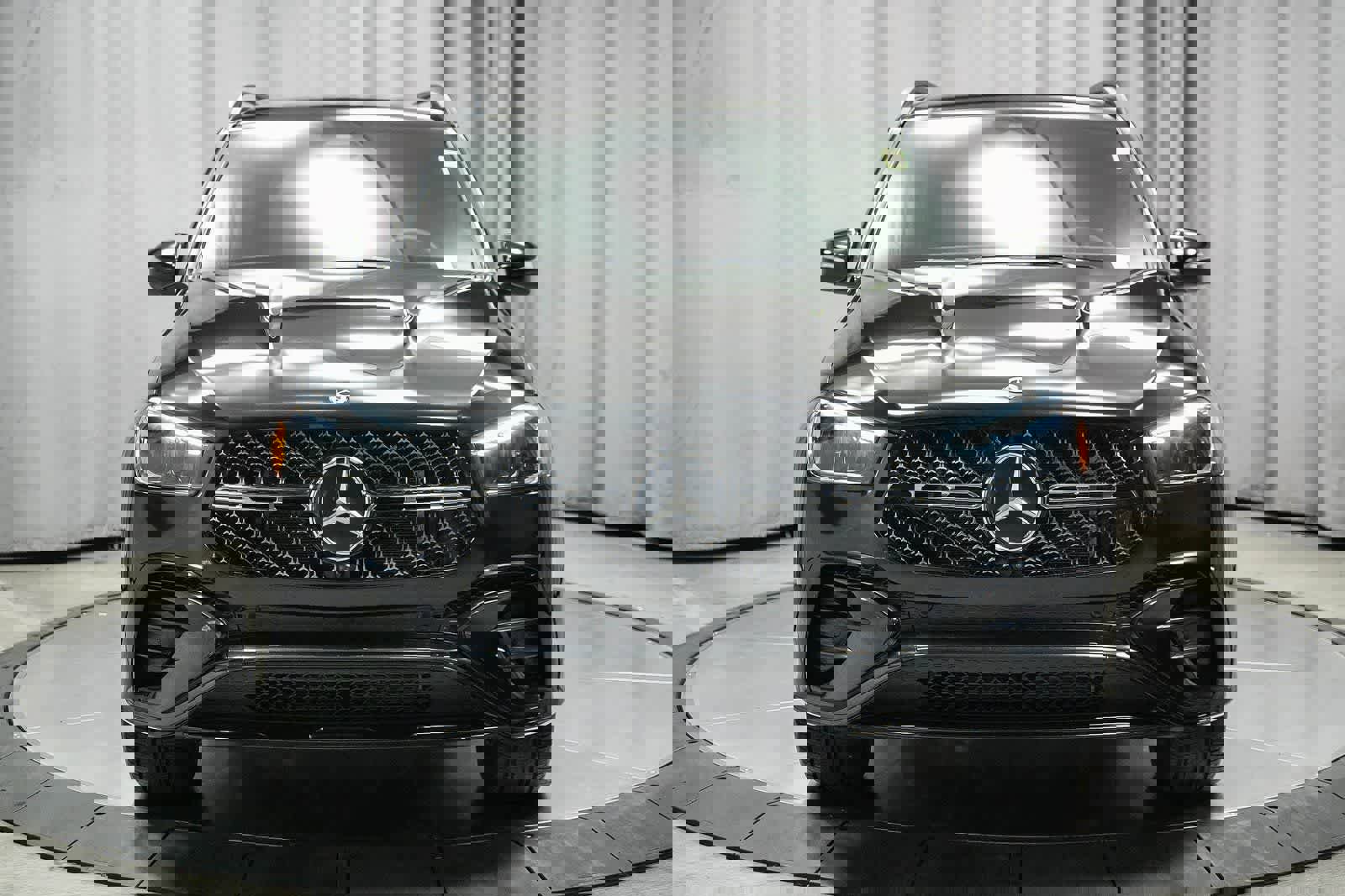 Used 2025 Mercedes-Benz GLE 450 4MATIC image 2