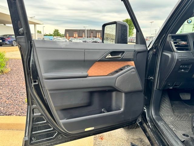 Used 2025 Lexus GX 550 w/ Cold Area Package AWD/4WD image 19