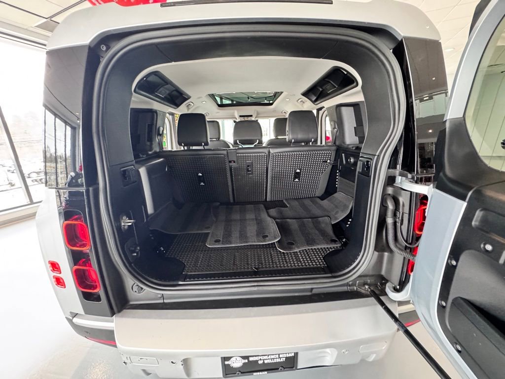 Used 2023 Land Rover Defender 110 S image 18