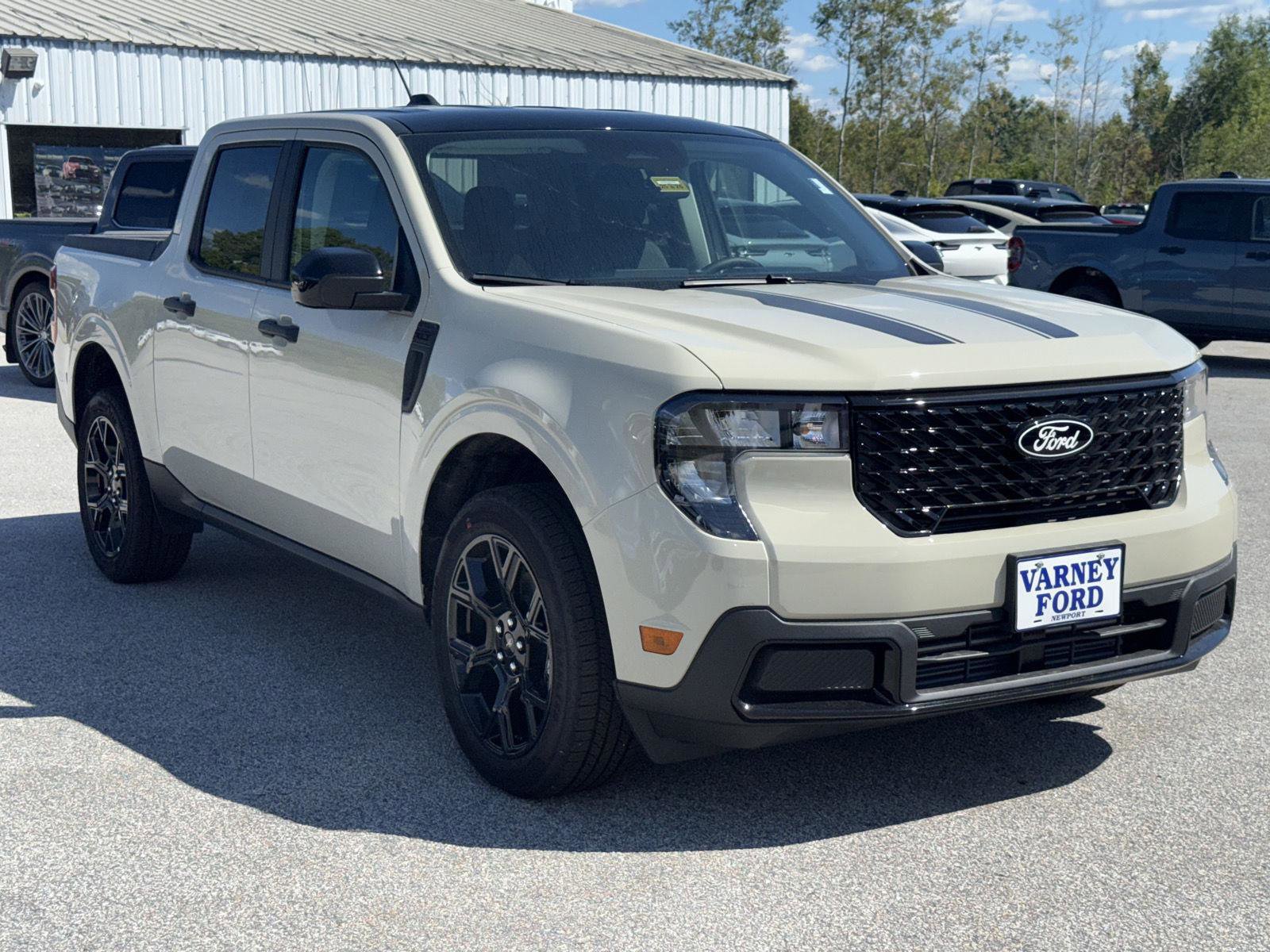 New 2025 Ford Maverick XLT w/ XLT Luxury Package image 3
