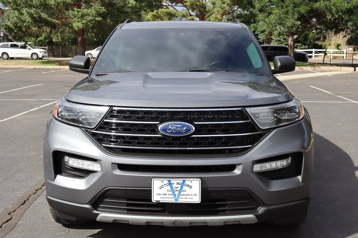 Used 2021 Ford Explorer XLT w/ Equipment Group 202A AWD/4WD image 11