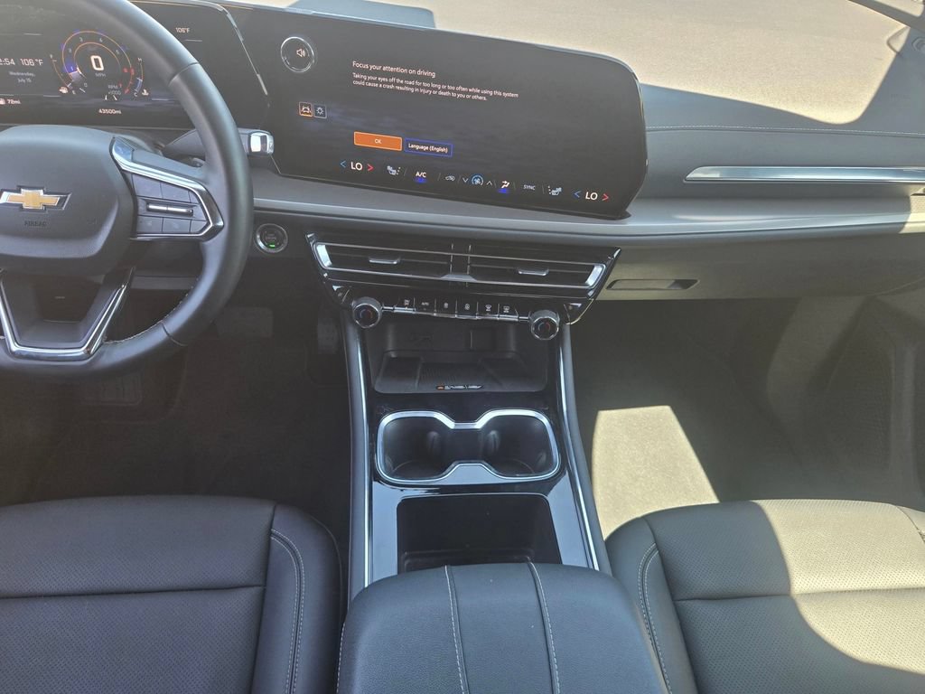 Used 2026 Chevrolet Traverse LT FWD image 11